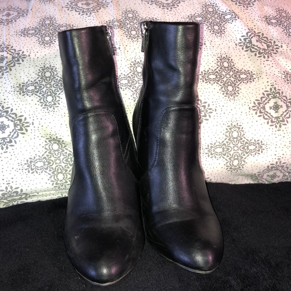 Heeled booties
